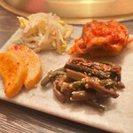 焼肉GROW - キムチ ナムル盛り合わせ