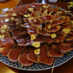 ゆうがお - 初鰹のタタキの大皿盛り