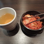 李朝園 - コーン茶とサービスキムチ