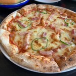 山本小屋 ふる里館 - 釜焼きピザ　生地本格的