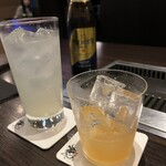 焼肉うしごろ - 生グレープフルーツサワーとラフランス酒