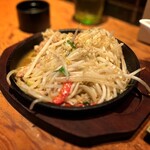 モダン空間 ・ 京紅地鶏刺し・クラフトビール 呑衆ノ鶏 - 