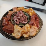 炭火焼きホルモン にく月 - 