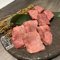 近江うし焼肉 にくTATSU 日本橋室町店 - 