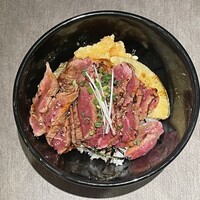 旬菜ステーキ処 らいむらいと - 2024.11.18 (月)   特製レア焼き丼（150g）　1980円（税込）