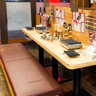 ご友人、ご夫婦、カップルにちょうどいい距離感の焼肉