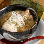 焼鳥どん - 煮込み玉子入り