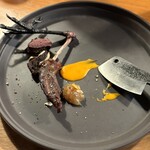 HIGASHITANI  - カラス 林檎＆からしソースで