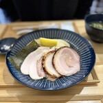 RAMEN MEIKIRA - チャーシューつけ麺1300円