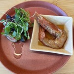 272516331 - 前菜　酔っ払い蛯名，ピータンと果物のサラダ