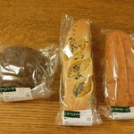 パネッテ - ココアメロンパン (税抜)220円、焼き芋フランス (税抜)260円、明太子フランス (税抜)310円 (2024.11.17)