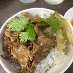 支那ソバ かづ屋 - ルーロー飯