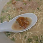 金田家 - ニンニク漬けをスープに浸して食べると最高♪