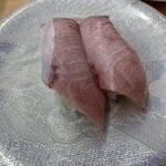 寿司本家 - ブリとろ