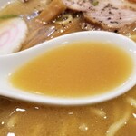 中華そば 青葉 - 撹拌したスープ。