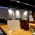 中華そば 青葉 - 店内光景。