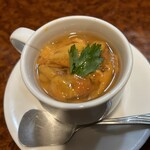 酒場わたなべ - 雲丹茶碗蒸し。すが入ってたけど、そんなの気にならない位美味い！生クリーム入りの濃厚な生地に、ウニの甘みと旨みがたまらん！最初チーズ？と思うほど香ばしい何かを感じたけど，チーズは入ってないらしい