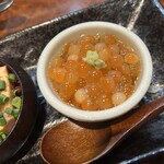 酒場わたなべ - 前菜3種のいくら。白濁してるのはわざと若干加熱してハリを出してるそうです。いい出汁加減です