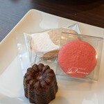 ル・ミリュウ - カヌレだけいただいて、あとはお持ち帰りということで…