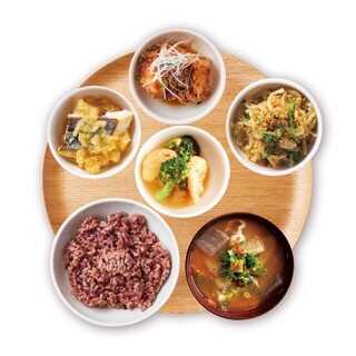 デリご飯の小鉢は、気分や体調に合わせられるようさまざまご用意