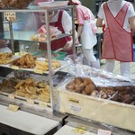 呉屋てんぷら屋 - 対面方式のお店です