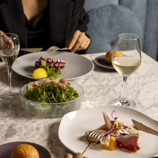 タパスなど気軽に利用できる豊富なメニュー