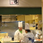 どうとんぼり神座 道頓堀店 - 道頓堀店の厨房です