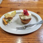 CAFE DE HAZERU - 米粉のカップケーキ