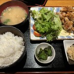 やみつきとり唐定食　８５０円