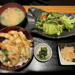 鶏魚酒場 炭治郎 - 日替わり　海老天丼　８００円