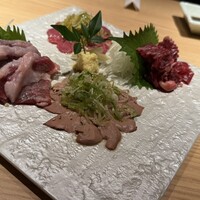 鴨ときどき馬 神保町本店 - 鴨と馬肉の盛り合わせ4種