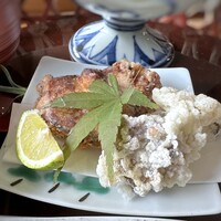 九州の旬 博多廊 本店 - ◆河豚のから揚げと舞茸の天ぷら・・河豚のから揚げは好きな品ですし、衣のお味が良く美味しい。(*´v｀)