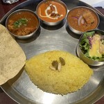 エリックサウスマサラダイナー - パパドを横に退けたとこ