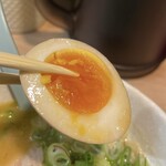 布施 細見商店 - 半熟味付け玉子