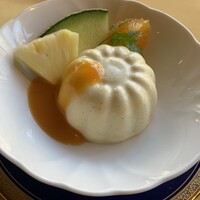 万平ホテル メインダイニングルーム - クラシックババロア　アプリコットソース