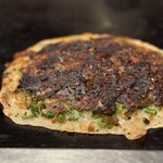 もりぐち - 甘からのすじコンが香ばしく焼かれてる
      焦がし醤油でこげて見えるだけ(´◡͐`) 香ばしいーーー