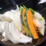 おにぎりとジンギスカン みつ葉 - 野菜付きセットの野菜
