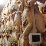 育風堂精肉店 - 群馬の麦豚を使った生ハム。人工的な菌づけをせず12か月熟成