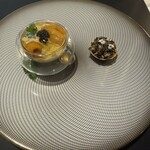 TRAIN SUITE 四季島 - 日光生湯葉と雲丹と豆乳のブランマンジェ　秋田県産とんぶりと黒キヌアのタルト