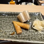 赤坂 鮨 天ぷら 祇園いわい - お凌ぎ(牛蒡の浅漬けといぶりがっこクリームチーズ)