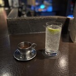 ブラックベルベット - スープとジンリッキー。