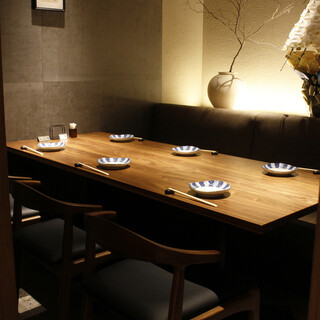 カウンター・テーブル・完全個室