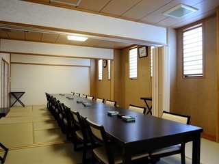 Oryouri Natsume - 座敷にテーブル席というこだわりの空間