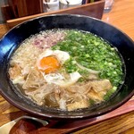 かもにかす - ＊かすうどん（¥850）
      ＋トッピング生たまご（¥100）