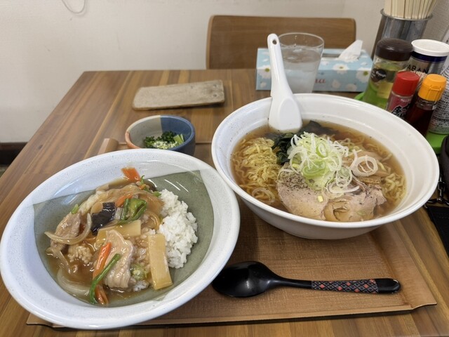 郡山のラーメン店『お食事処 やすた』- 手作り麺と温かいサービス