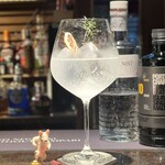 バー エグザゴーヌ - アイラ島ジントニック