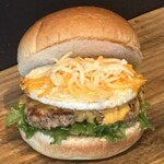 ブラックプール ハンバーガー カフェ - Wチーズにエッグ、ビーフパティ、ソース無し