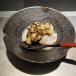 鮨 惣五郎 - 太刀魚の牛骨スープ　さつまいもと舞茸