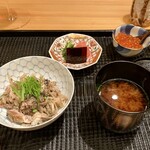豪龍久保 - 秋刀魚ご飯 新いくら 香の物 味噌汁