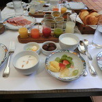 イグレック - これで全部かと思ってたら、、、スープと卵とコーヒーとが登場(^ー^)。コーヒーはお代わり自由です。